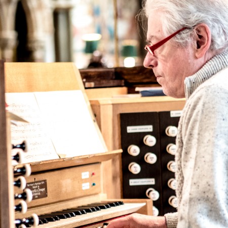 Neil Sissons at the organ console